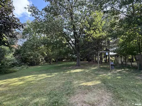 Exterior - 1707 Riverview Dr, Macomb, IL 61455 photo 13 of 17