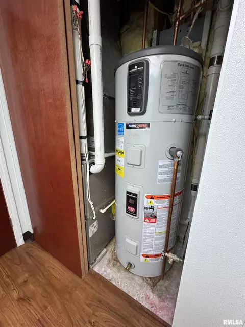Other - 1707 Riverview Dr, Macomb, IL 61455 photo 6 of 10
