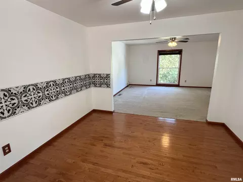Living - 1707 Riverview Dr, Macomb, IL 61455 photo 5 of 8