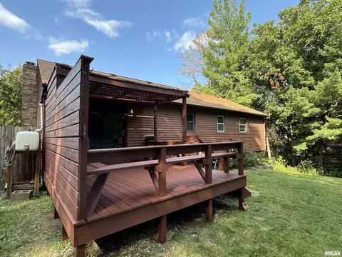 Exterior - 1707 Riverview Dr, Macomb, IL 61455 photo 12 of 17