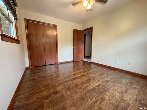 Bedroom - 1707 Riverview Dr, Macomb, IL 61455 photo 7 of 8