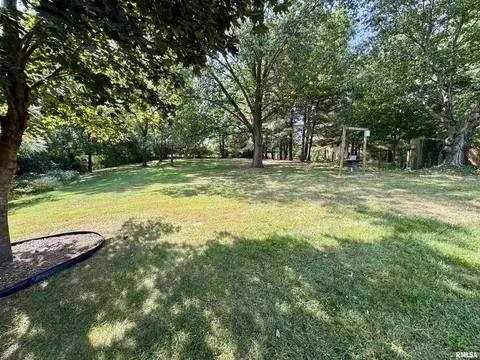 Exterior - 1707 Riverview Dr, Macomb, IL 61455 photo 16 of 17
