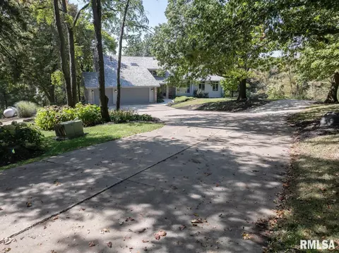 Exterior - 100 S Quail Walk Rd, Macomb, IL 61455 photo 12 of 14