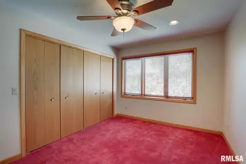 Bedroom - 100 S Quail Walk Rd, Macomb, IL 61455 photo 8 of 9