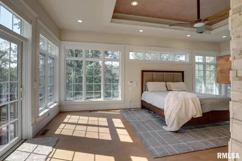 Bedroom - 100 S Quail Walk Rd, Macomb, IL 61455 photo 2 of 9