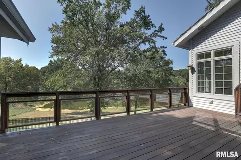 Exterior - 100 S Quail Walk Rd, Macomb, IL 61455 photo 6 of 14