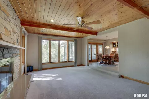 Living - 100 S Quail Walk Rd, Macomb, IL 61455 photo 4 of 5