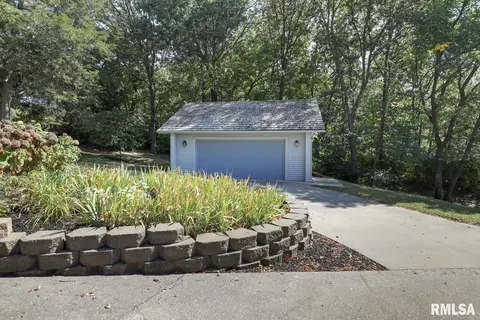 Exterior - 100 S Quail Walk Rd, Macomb, IL 61455 photo 9 of 14
