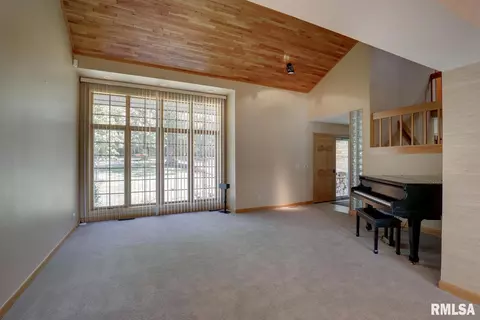 Living - 100 S Quail Walk Rd, Macomb, IL 61455 photo 1 of 5