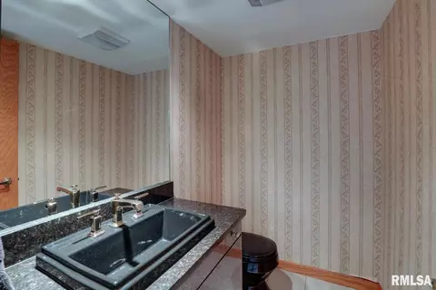 Bath - 100 S Quail Walk Rd, Macomb, IL 61455 photo 1 of 5