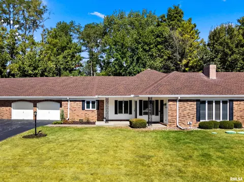 1022 Audubon Dr, Pekin, IL 61554