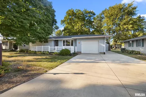 311 Stuber Ct, Tremont, IL 61568
