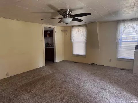 403 N 3rd St, Cuba, IL 61427 photo 7