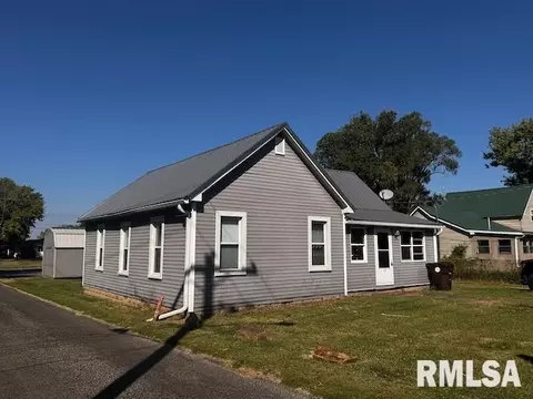 403 N 3rd St, Cuba, IL 61427 photo 2