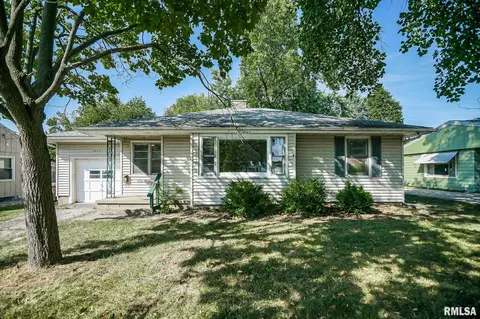 817 W Ridge Rd, Peoria, IL 61614