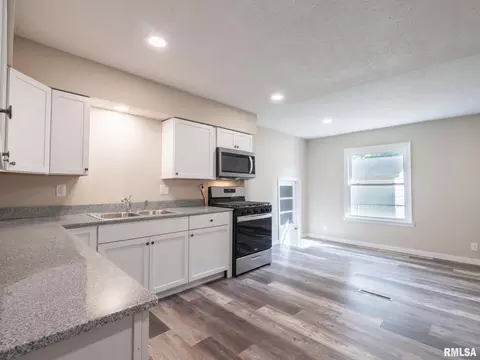 1350 E Chestnut St, Canton, IL 61520 photo 6