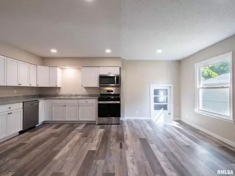 1350 E Chestnut St, Canton, IL 61520 photo 7