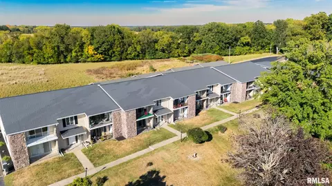1471 Valle Vista Blvd, Pekin, IL 61554