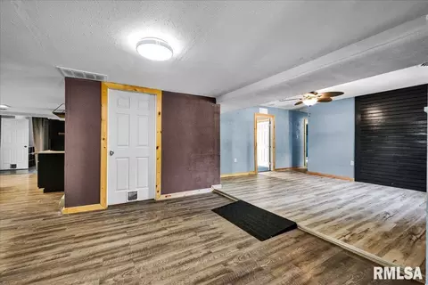 3157 Rakestraw Rd, Manito, IL 61546 photo 5