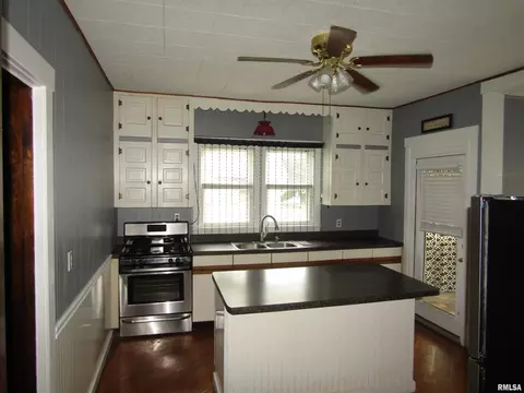 502 E Broadway St, Astoria, IL 61501 photo 16