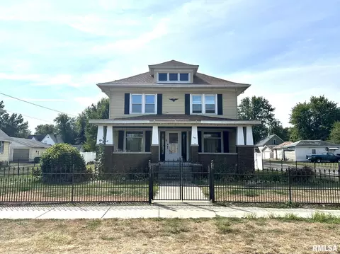 502 E Broadway St, Astoria, IL 61501
