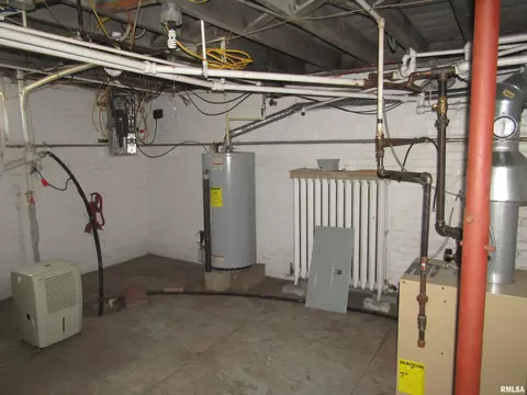 502 E Broadway St, Astoria, IL 61501 photo 36