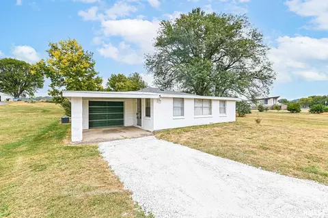 1074 Spring Bay Rd, East Peoria, IL 61611