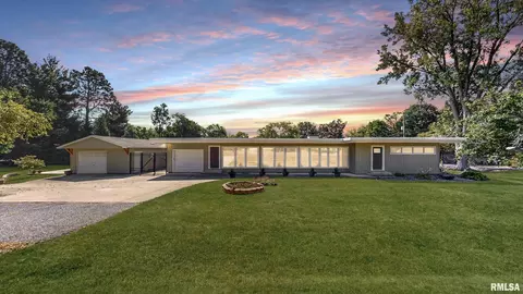 1012 W Shenandoah Dr, Peoria, IL 61614