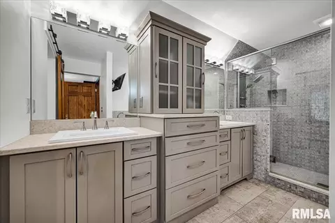 Bath - 9517 W Whittingham Pt, Mapleton, IL 61547 photo 3 of 6
