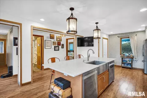 Kitchen - 9517 W Whittingham Pt, Mapleton, IL 61547 photo 5 of 6