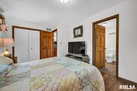Bedroom - 9517 W Whittingham Pt, Mapleton, IL 61547 photo 2 of 4