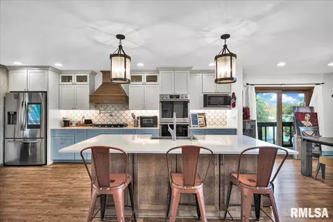 Kitchen - 9517 W Whittingham Pt, Mapleton, IL 61547 photo 2 of 6