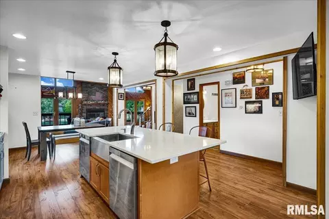 Kitchen - 9517 W Whittingham Pt, Mapleton, IL 61547 photo 4 of 6