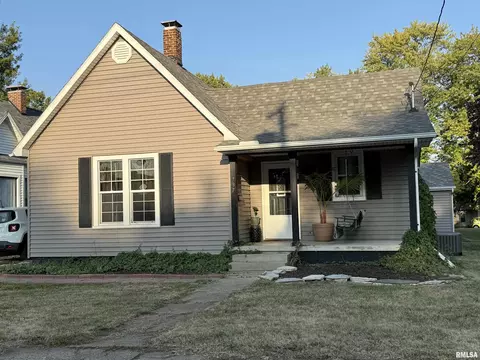 737 N 5th Ave, Canton, IL 61520
