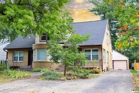 224 E Oak Park Dr, Peoria, IL 61614