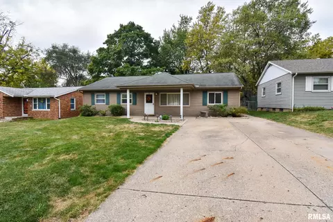 203 12 Mary St, Washington, IL 61571