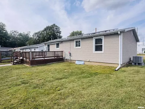 Exterior - 1625 E Murray St, Macomb, IL 61455 photo 2 of 7