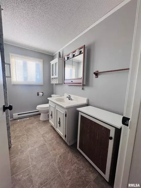 Bath - 1625 E Murray St, Macomb, IL 61455 photo 3 of 3