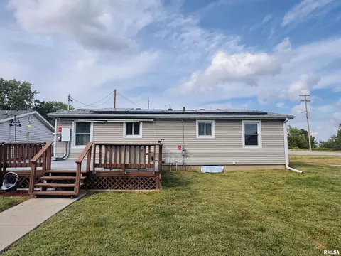 Exterior - 1625 E Murray St, Macomb, IL 61455 photo 3 of 7