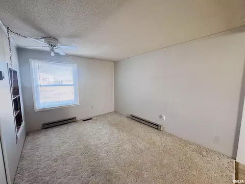 Living - 1625 E Murray St, Macomb, IL 61455 photo 3 of 3