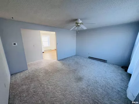 Living - 1625 E Murray St, Macomb, IL 61455 photo 2 of 3