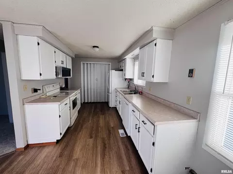 Kitchen - 1625 E Murray St, Macomb, IL 61455 photo 2 of 2