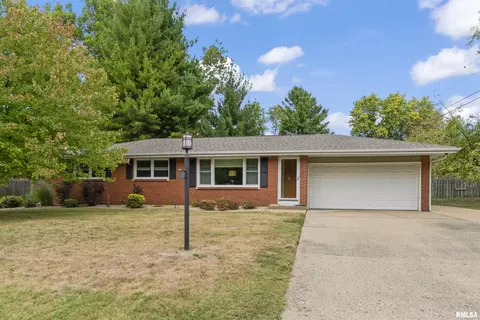 5332 N Big Hollow Rd, Peoria, IL 61615