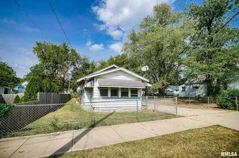 2505 W Humboldt Dr, Peoria, IL 61605