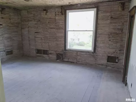 Bedroom - 624 S Main St, Canton, IL 61520 photo 2 of 3