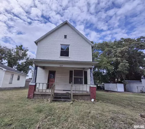 624 S Main St, Canton, IL 61520