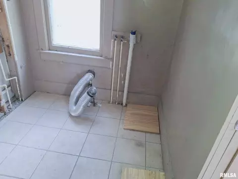 Other - 624 S Main St, Canton, IL 61520 photo 5 of 10