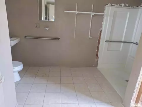 Bath - 624 S Main St, Canton, IL 61520 photo 1 of 4