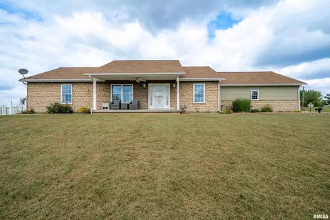 358 Mcgrew Dr, Avon, IL 61415