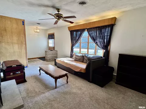 146 Holden Ter, Macomb, IL 61455 photo 6